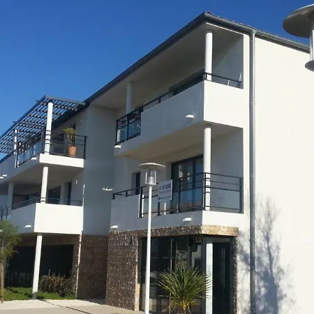 Appartement 2 Pieces, Terrasse, Parking Prive, Proche Et Centre, Grau-du-roi - Fr-1-250-174 *