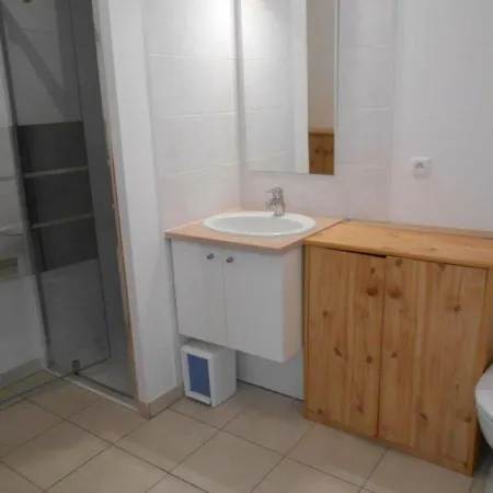2 Pieces, Terrasse, Parking Prive, Proche Et Centre, Grau-du-roi - Fr-1-250-174 * Le Grau-du-Roi