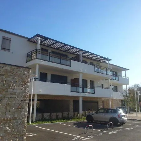 2 Pieces, Terrasse, Parking Prive, Proche Et Centre, Grau-du-roi - Fr-1-250-174 Appartement