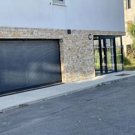 2 Pieces, Terrasse, Parking Prive, Proche Et Centre, Grau-du-roi - Fr-1-250-174 * Le Grau-du-Roi