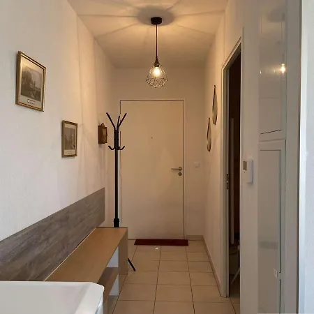 2 Pieces, Terrasse, Parking Prive, Proche Et Centre, Grau-du-roi - Fr-1-250-174