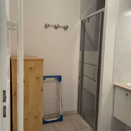 2 Pieces, Terrasse, Parking Prive, Proche Et Centre, Grau-du-roi - Fr-1-250-174 *