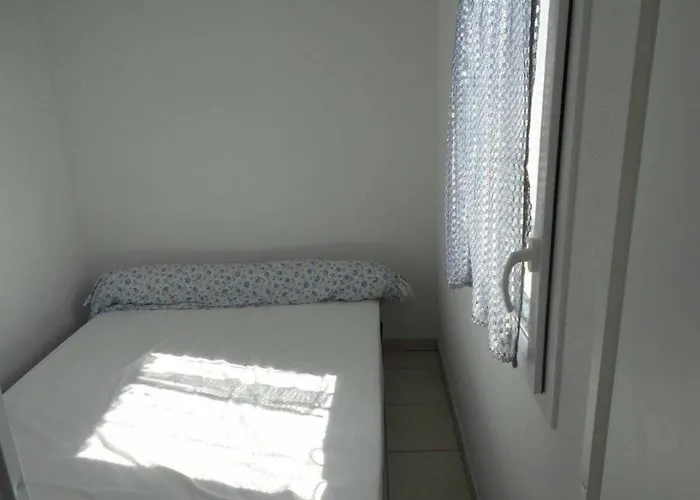 2 Pièces, Terrasse, Parking Privé, Proche Et Centre, Grau-du-roi - Fr-1-250-174 *