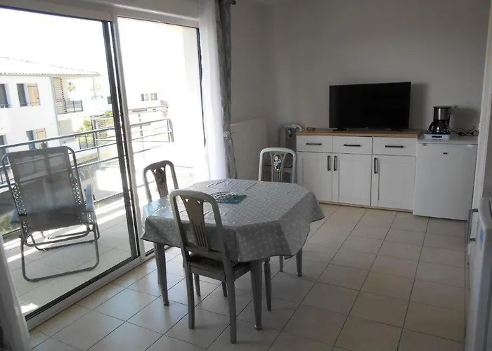 2 Pièces, Terrasse, Parking Privé, Proche Et Centre, Grau-du-roi - Fr-1-250-174 Hébergement de vacances *
